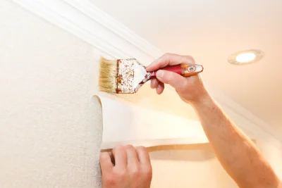 Pose de papier peint à Mussig — revêtements muraux et toiles de verre